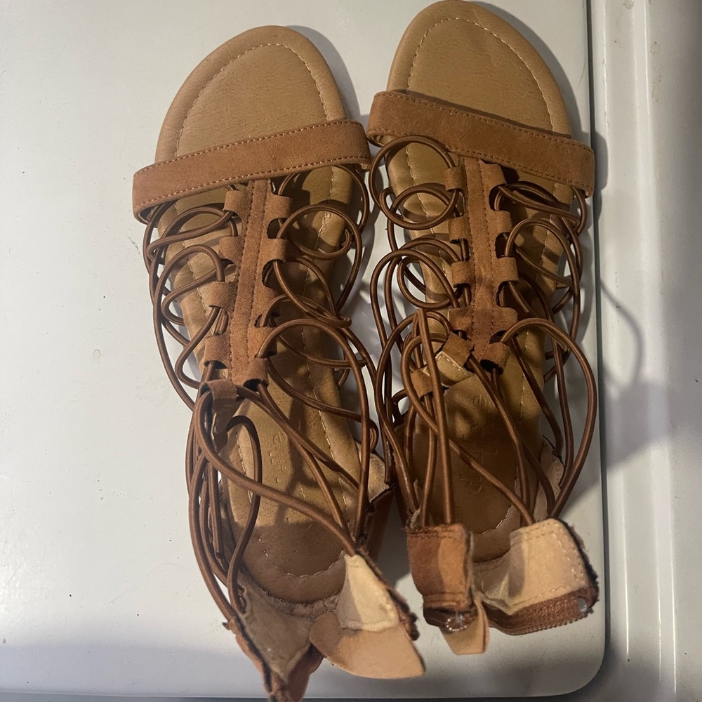 Gladiators size 6, never worn! 😋